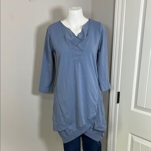 European Culture Tunic Top Vneck Tiered Asymmetrical Hem Blue Italy Sz XS